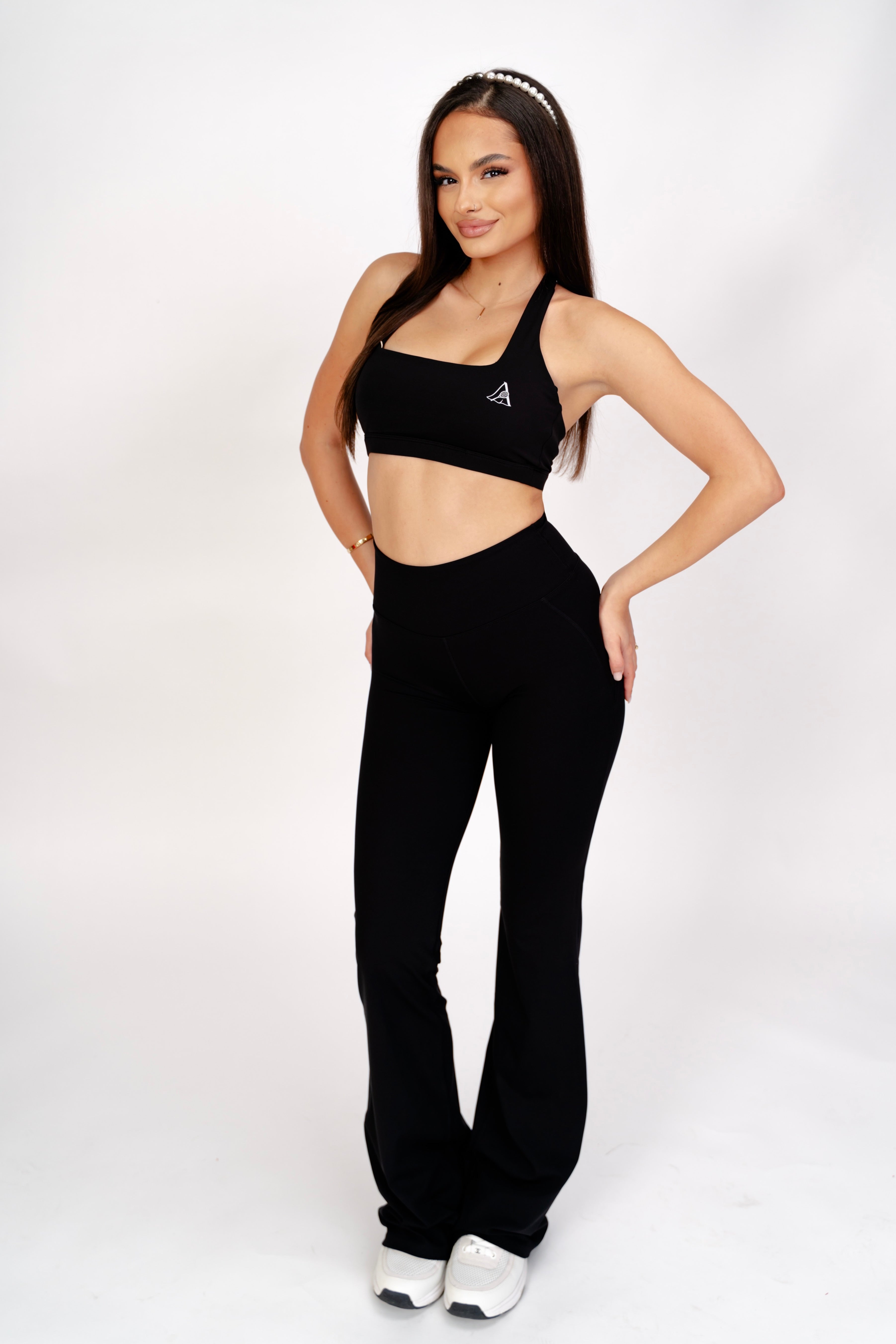 ALORA Signature Sculpt Set Black – Bustieră cu susținere si pantaloni evazați
