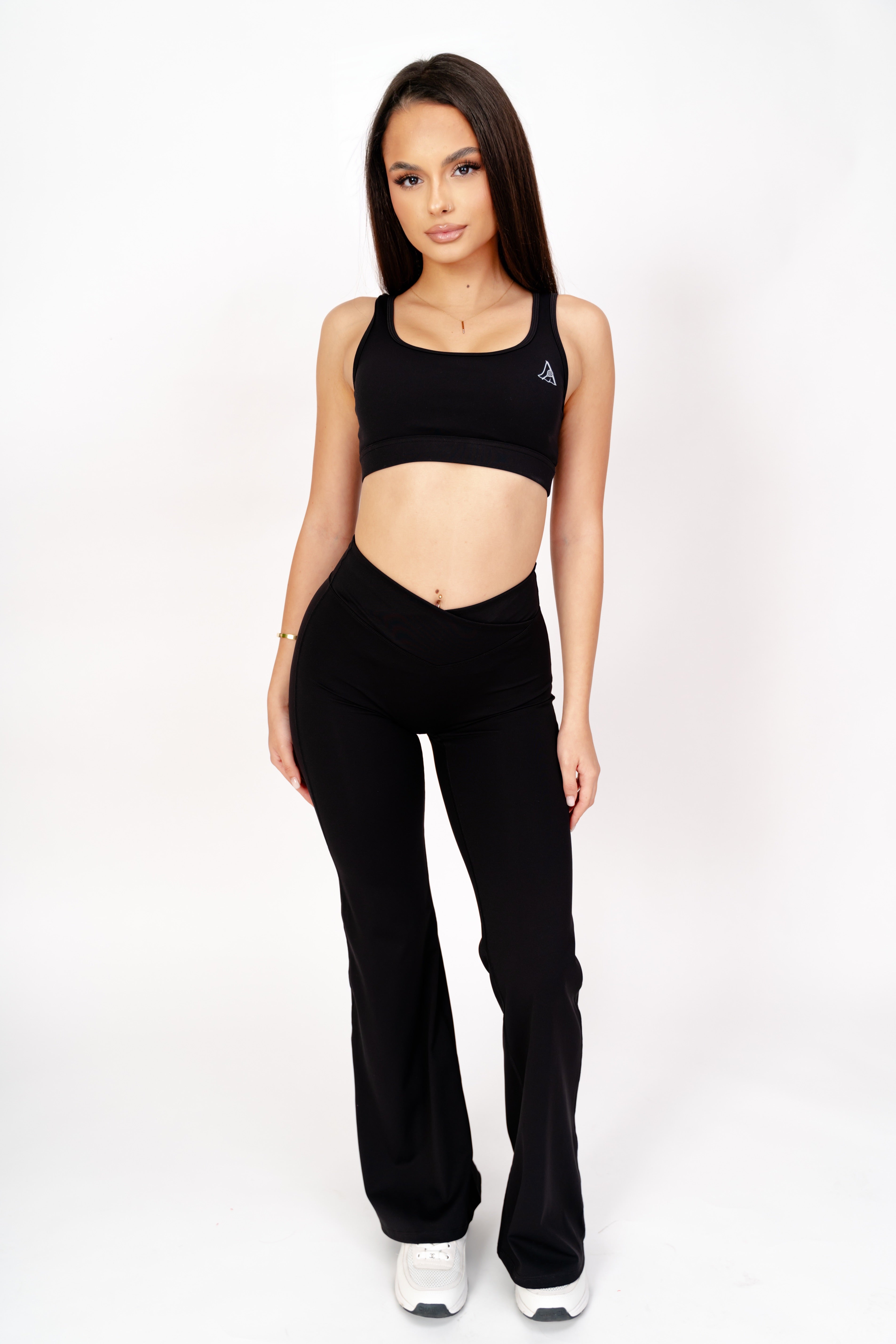 Set Active Black  2 Piese – Bustieră cu Burete & Pantaloni V-Shape