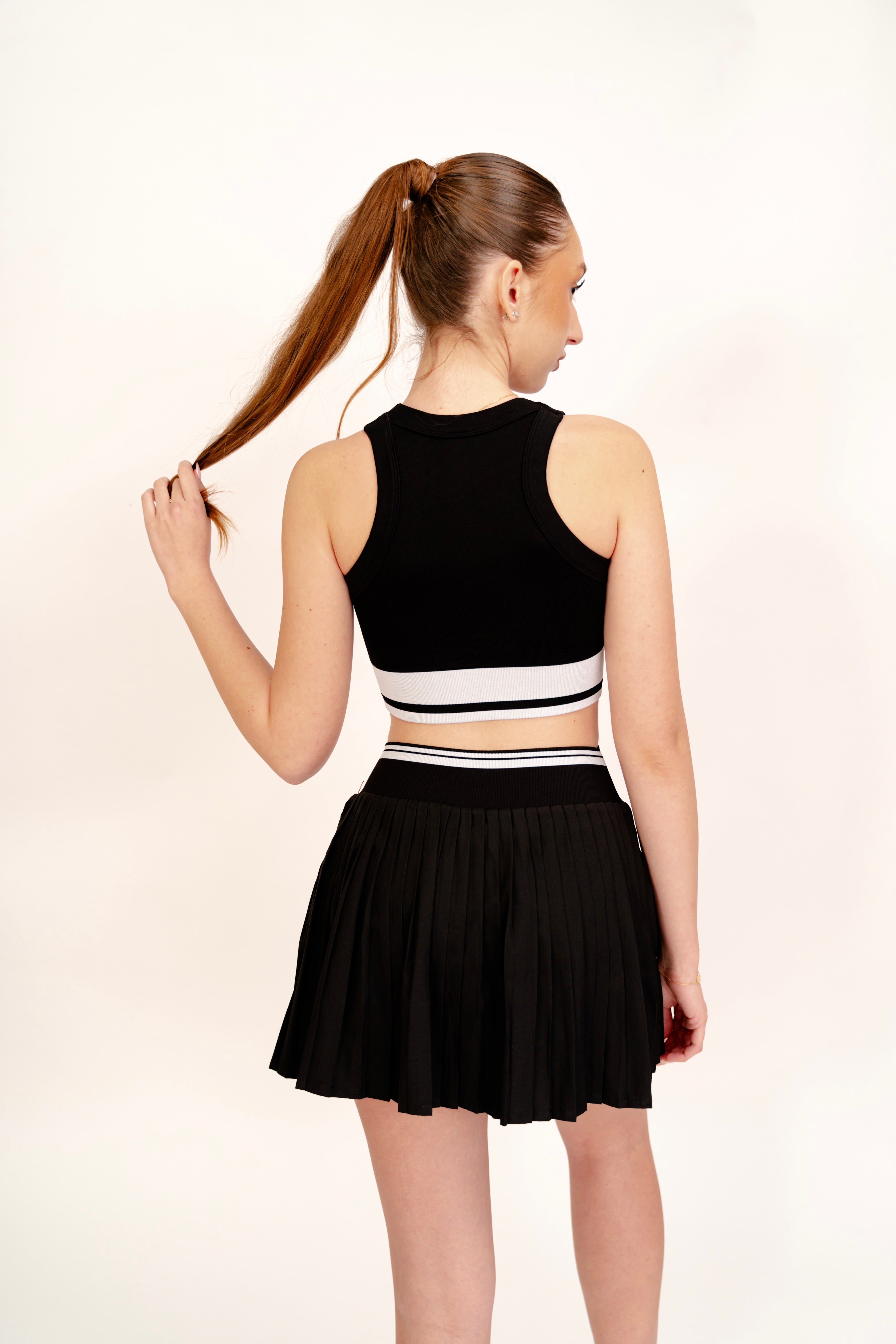 ALORA Tennis Set  - Fustă cu Pantaloni & Bustieră cu Susținere - Negru