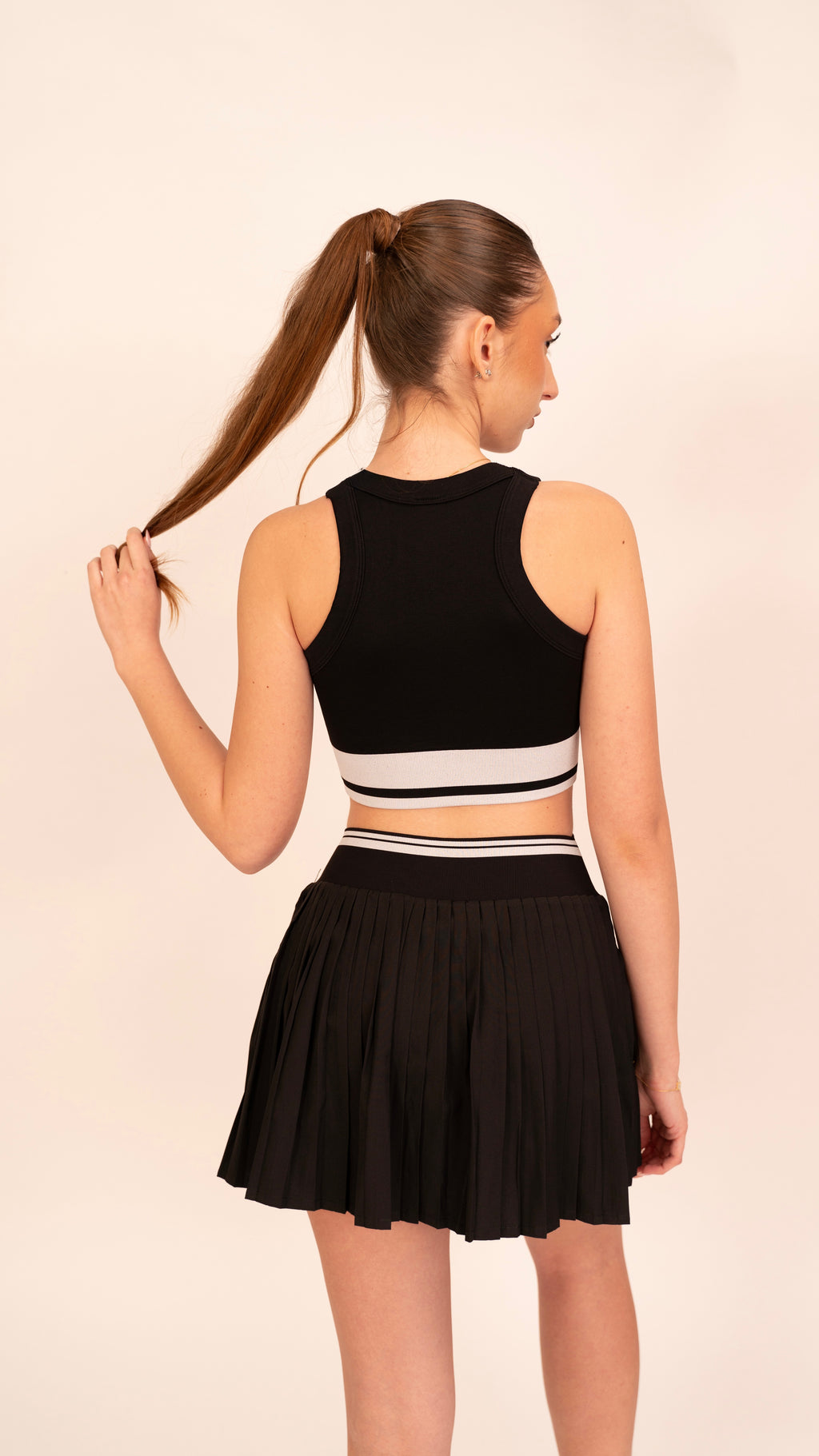 ALORA Tennis Set  - Fustă cu Pantaloni & Bustieră cu Susținere - Negru