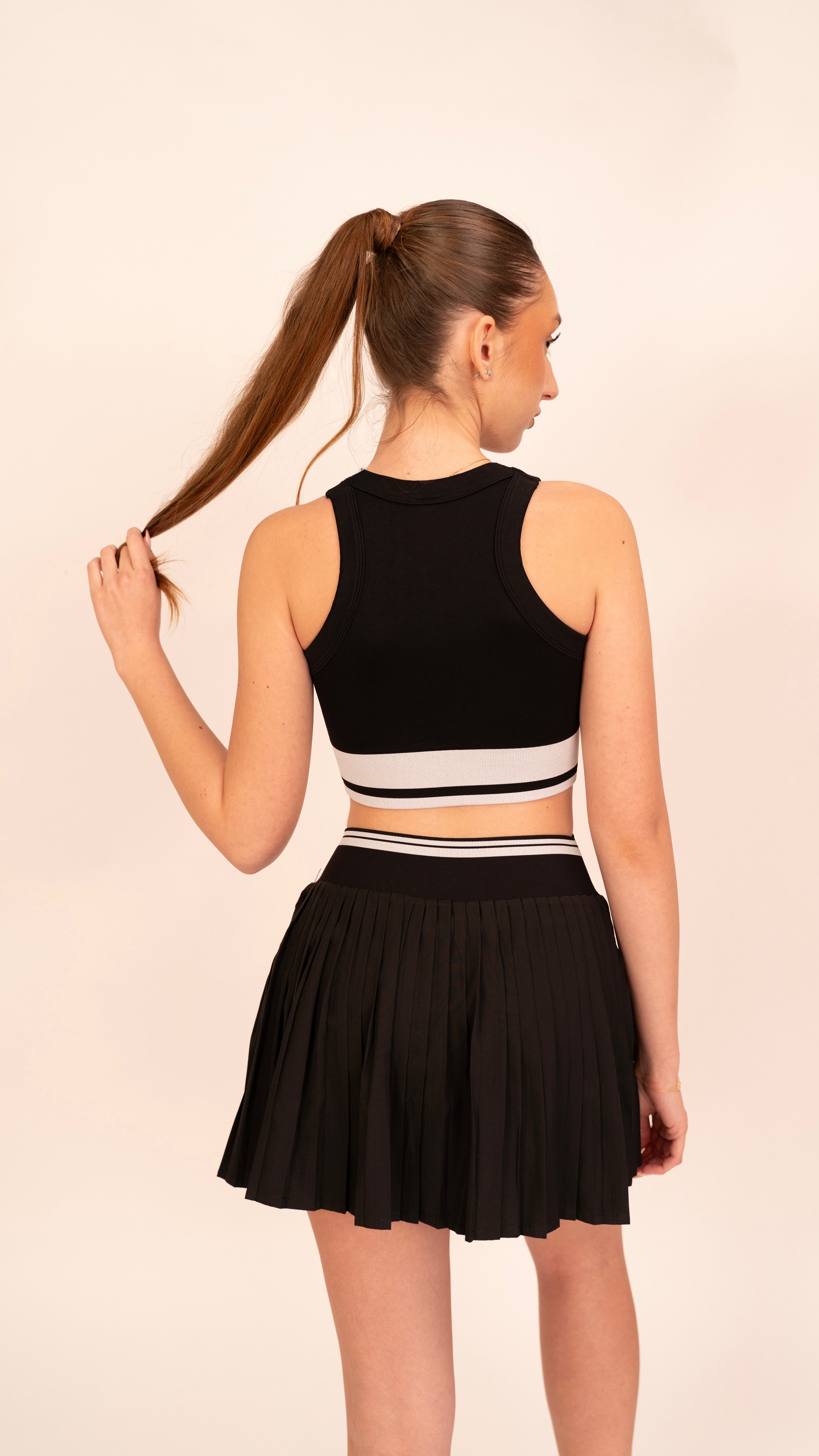 ALORA Tennis Set  - Fustă cu Pantaloni & Bustieră cu Susținere - Negru