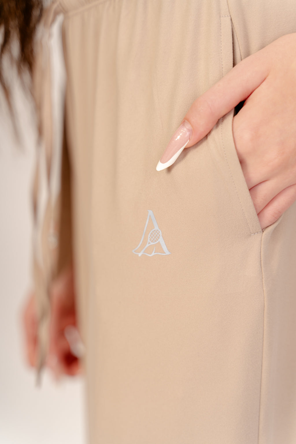 Compleu Sport-Chic 3 Piese – Maieu cu Burete, Bluză Balerină & Pantaloni Largi- Caramel ALORA